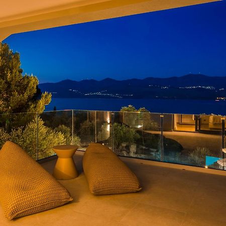 Villa Sensi Lixouri Exteriör bild